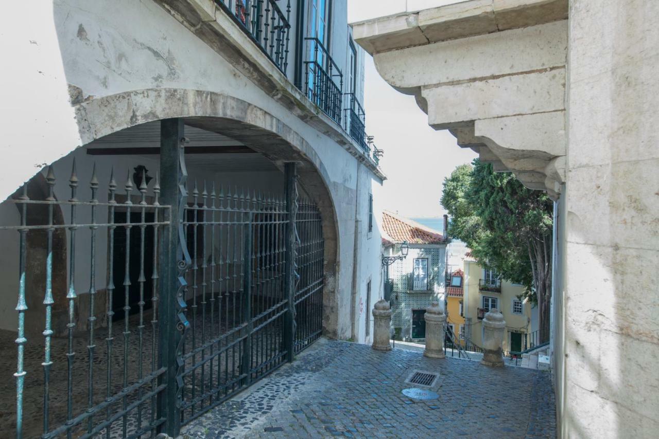 Portugal Here I Come - Alfama Lisbon Bagian luar foto