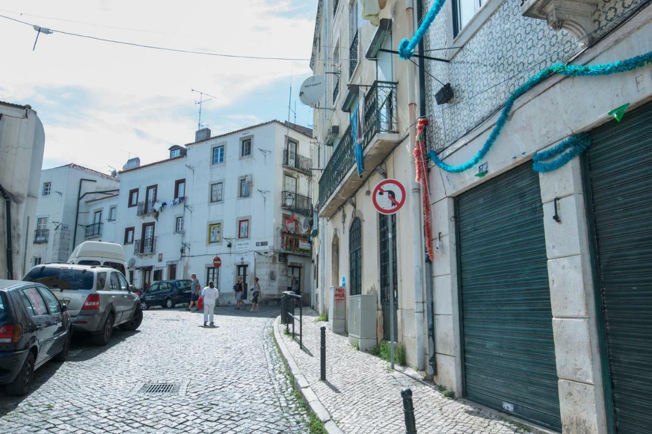 Portugal Here I Come - Alfama Lisbon Bagian luar foto