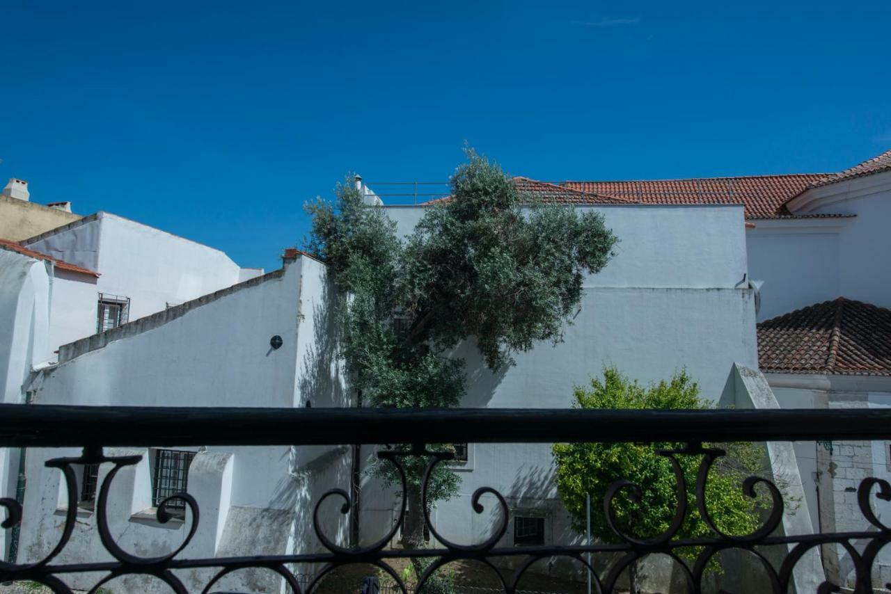 Portugal Here I Come - Alfama Lisbon Bagian luar foto