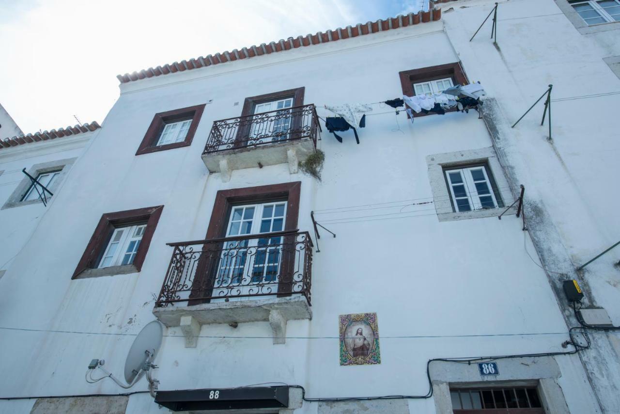 Portugal Here I Come - Alfama Lisbon Bagian luar foto